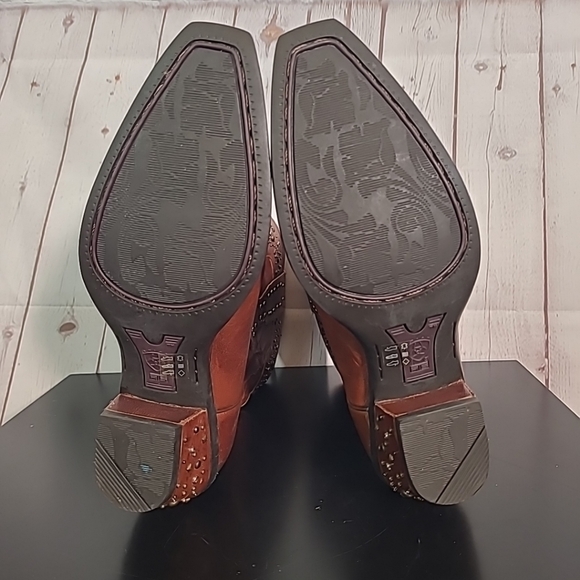 NEW Ariat Cowboy Boots Womens 7 Maple Brown Studded Leather Point Toe Western - Picture 8 of 14